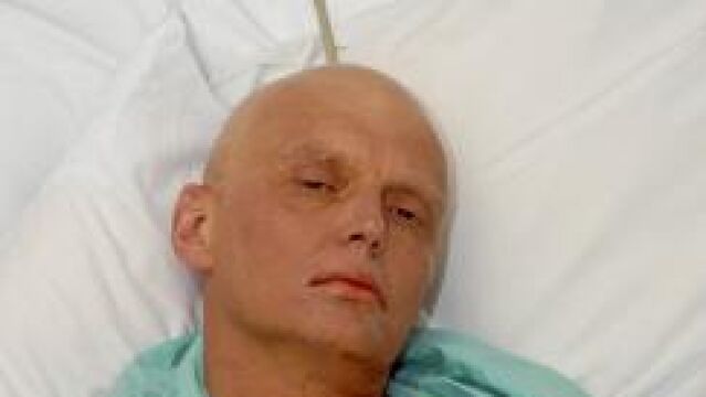 El ex espía Alexander Litvinenko en una de sus últimas imágenes en noviembre de 2006 antes de morir por los efectos del veneno