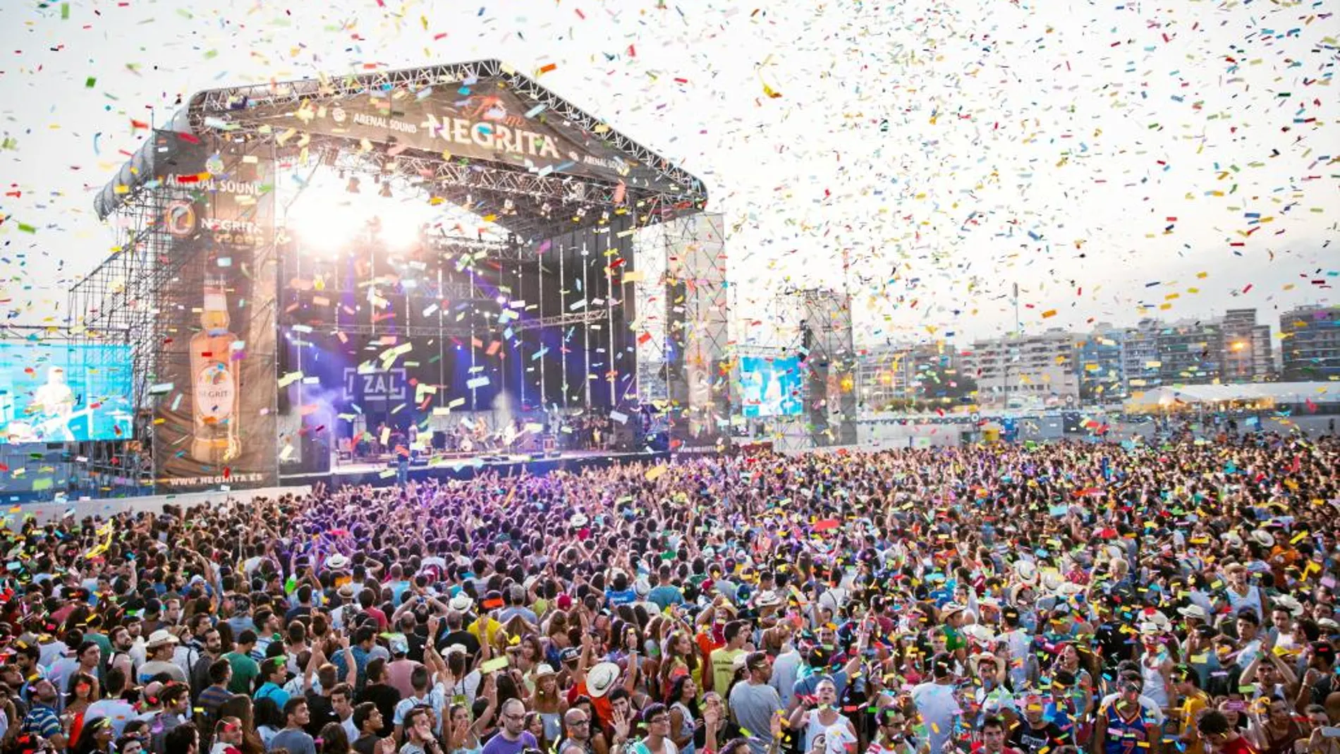 Una de las fotos de la marca fotográfica «Luis Crown» gestionada por Roberto García y Diego López que plasma lo que es un festival por dentro