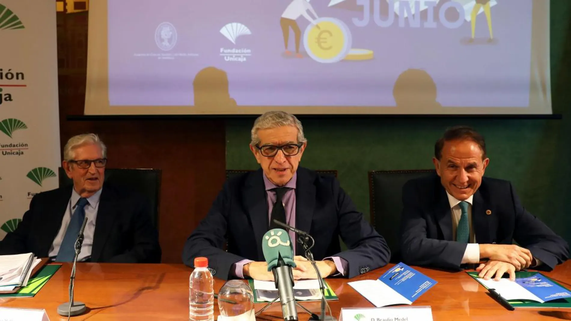 El presidente de la Fundación Bancaria Unicaja, Braulio Medel, ayer en la inauguración de las jornadas