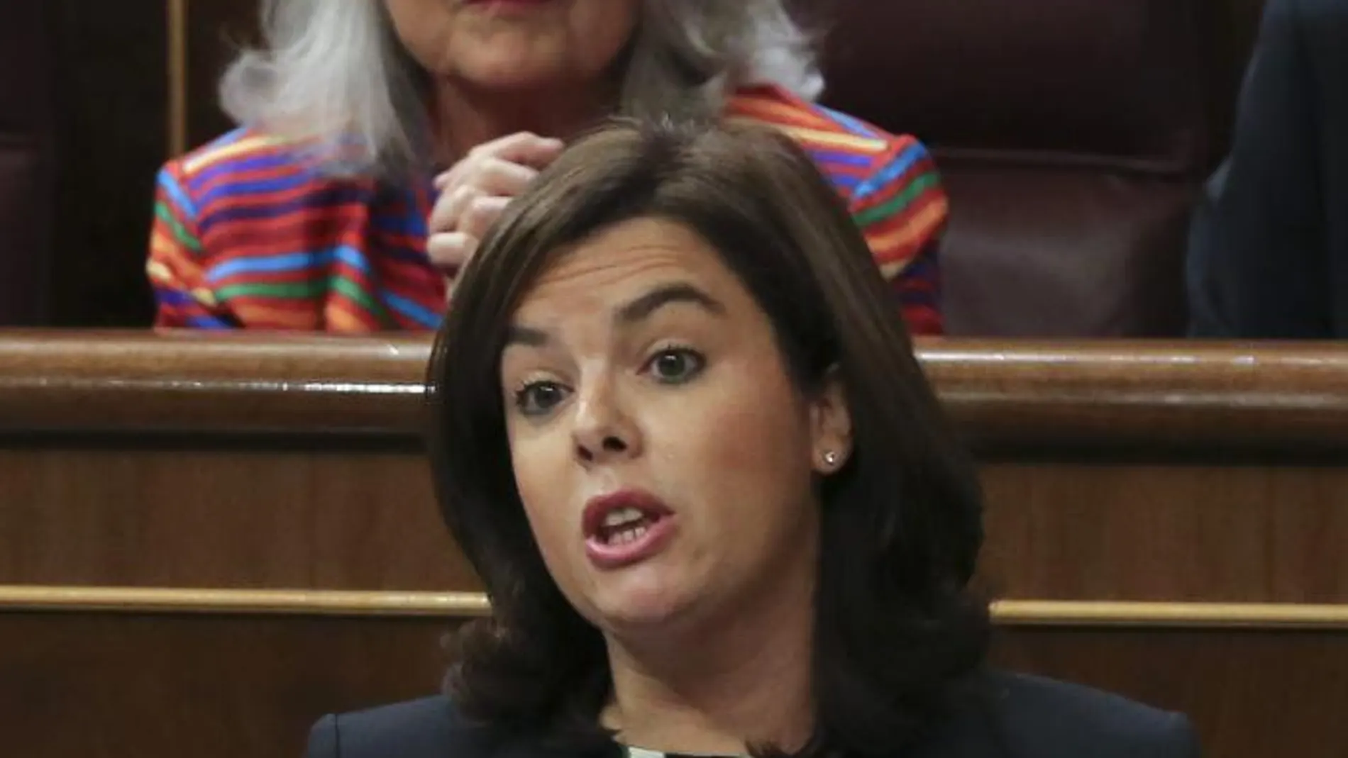 La vicepresidenta del Gobierno, Soraya Sáenz de Santamaría, interviene en la última sesión de control al Gobierno