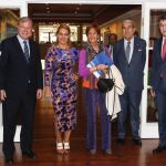 Lydia Valentín recibe el galardón en un acto que contó con la presencia de Juan Carlos Suárez-Quiñones, Antonio Silván y Juan Martínez Majo, entre otros