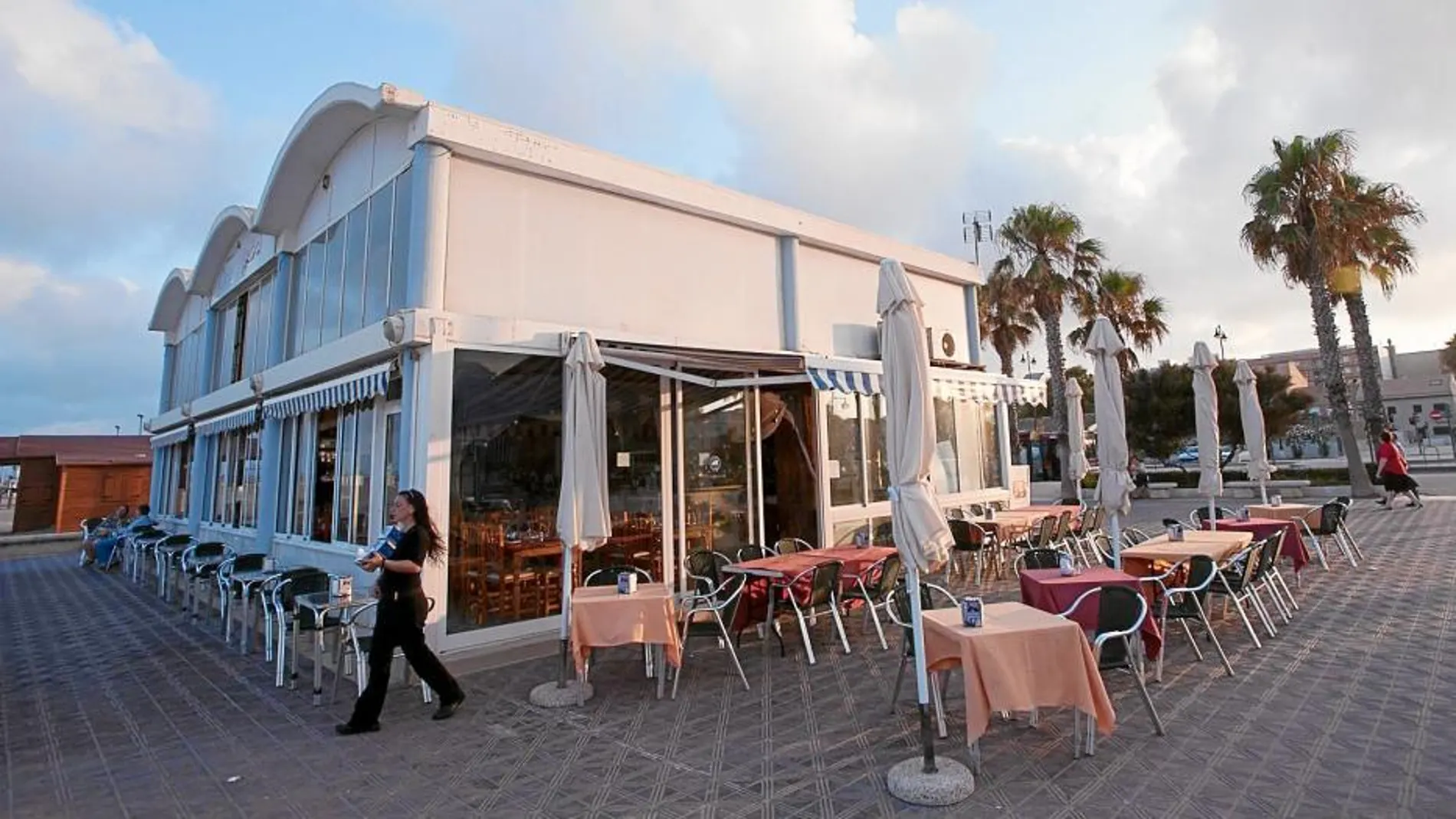 Los turistas gastan más dinero en comer en la zona de playa que en el centro de Valencia
