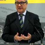 Valcárcel aprueba la ley «coyuntural» de ajuste del gasto público