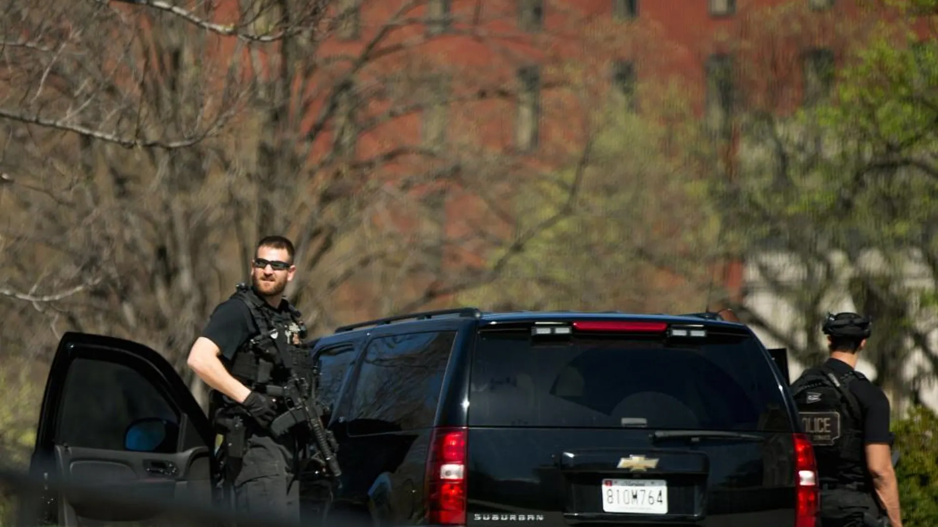 Policías en las en las inmediaciones del Capitolio