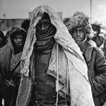 Marcha de prisioneros alemanes hacia centros de internamiento soviéticos. © waralbum.ru