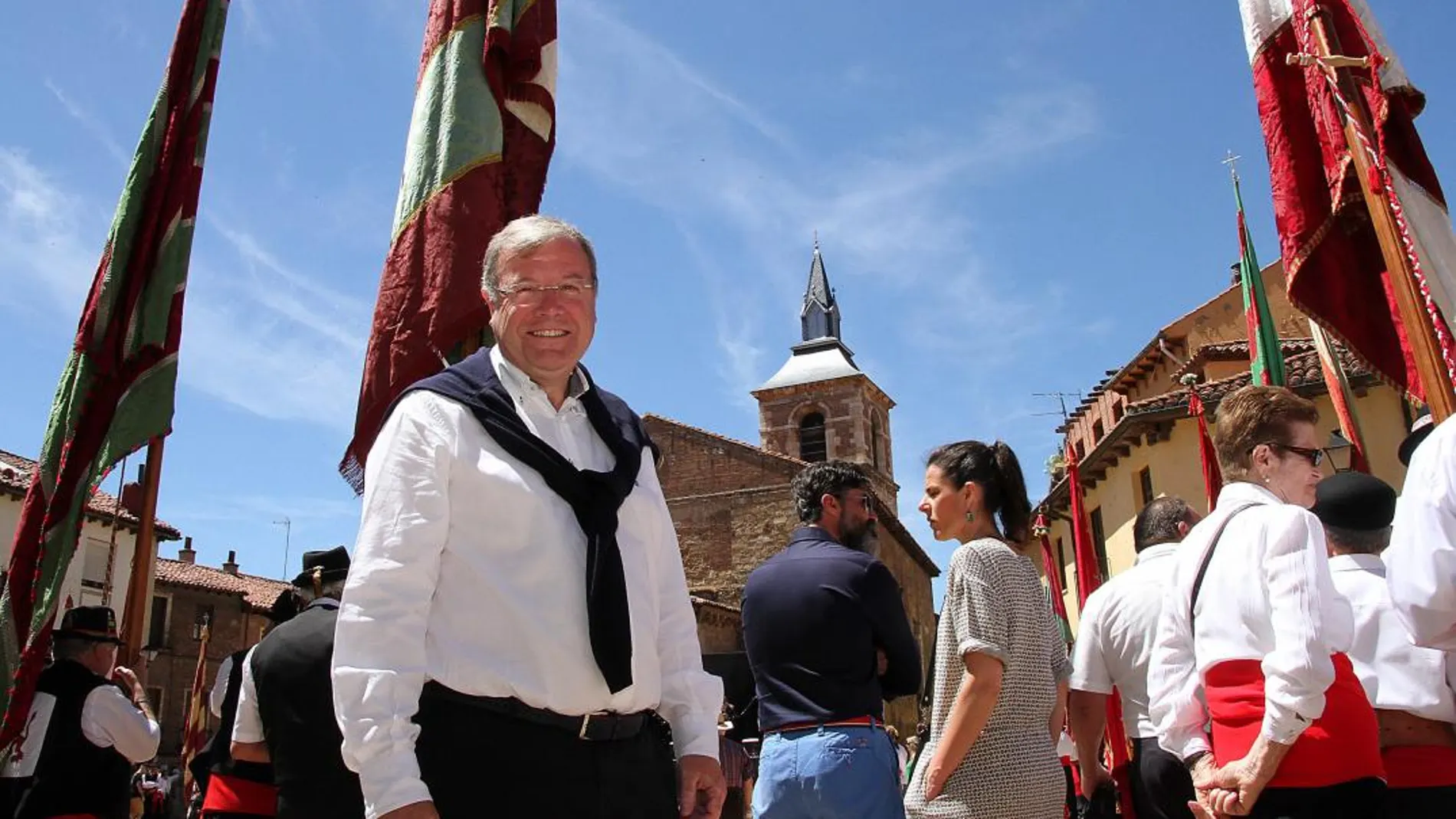 El alcalde de León, Antonio Silván, participa en los actos para celebrar el estreno de la Plaza del Grano