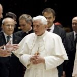 Los Reyes junto a Benedicto XVI en la vista que realizó a España en 2010