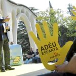 Puigcercós en una imagen del mitin que ofreció en Terrasa el pasado sábado, junto al material de campaña que distribuyen los republicanos