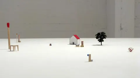 Vista del proyecto "Lugares no encontrados"del artista Javier Calleja en Estampa