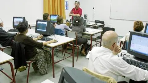 «Tengo 35 años una hija y no encuentro trabajo»