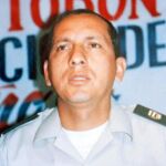 Fotografía cedida que muestra al general de la Policía Luis Mendieta que fue liberado por la Fuerza Pública de Colombia