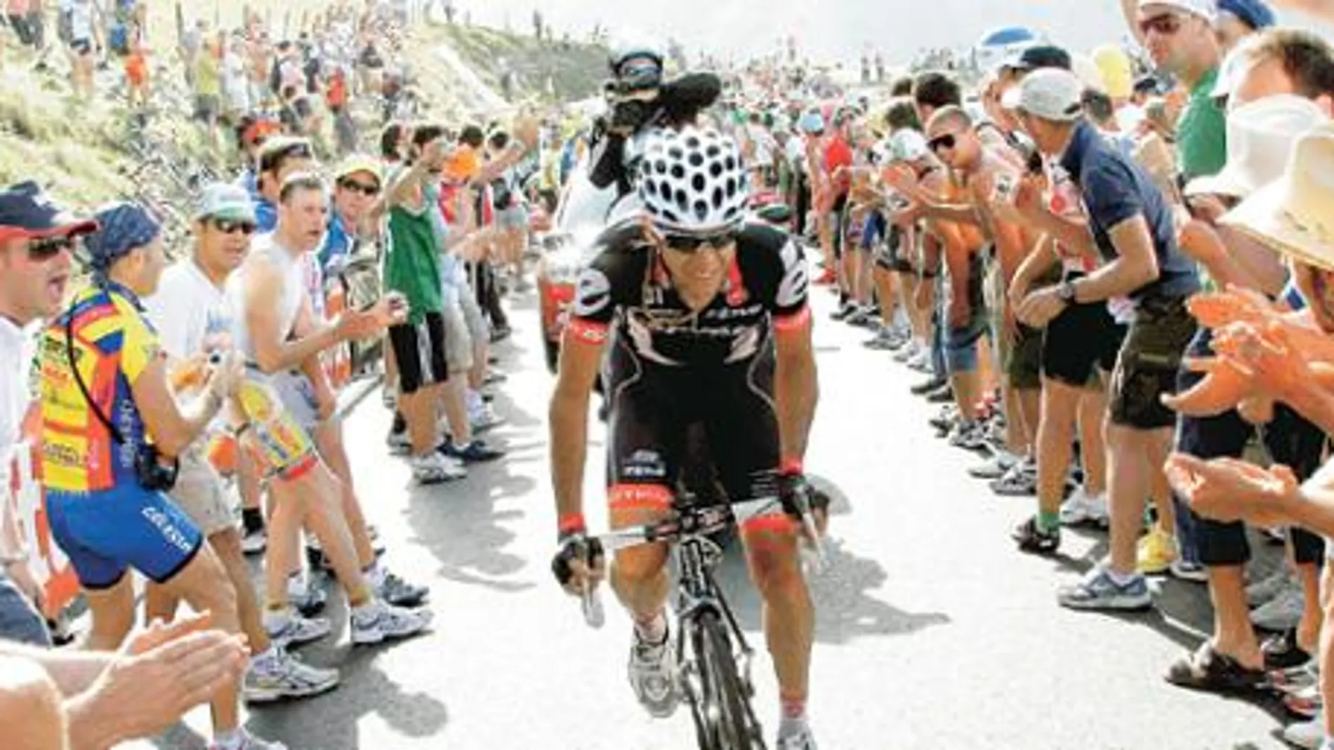 Sastre también grande en el Giro