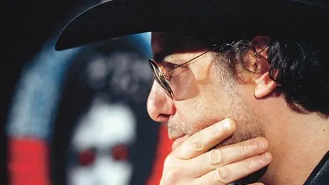 «Por la radio oímos mierda»