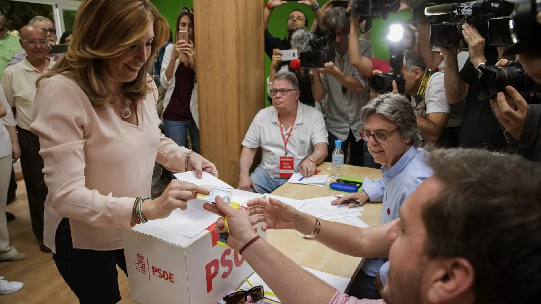 Susana Díaz indicó que si gana llamará a los demás candidatos para pedirles que arrimen el hombro