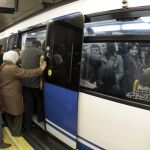 Tras el reconocimiento de 'enfermedad profesional' a un trabajador de Metro por un tipo de cáncer vinculado a la exposición de amianto, Metro ha identificado a 413 trabajadores que han podido tener contacto con amianto.
