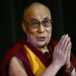 Dalai Lama enuna imagen de archivo