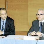Ramón Luis Valcárcel criticó, junto a José Antonio de Paz, las formas en las que aprobaron los recortes