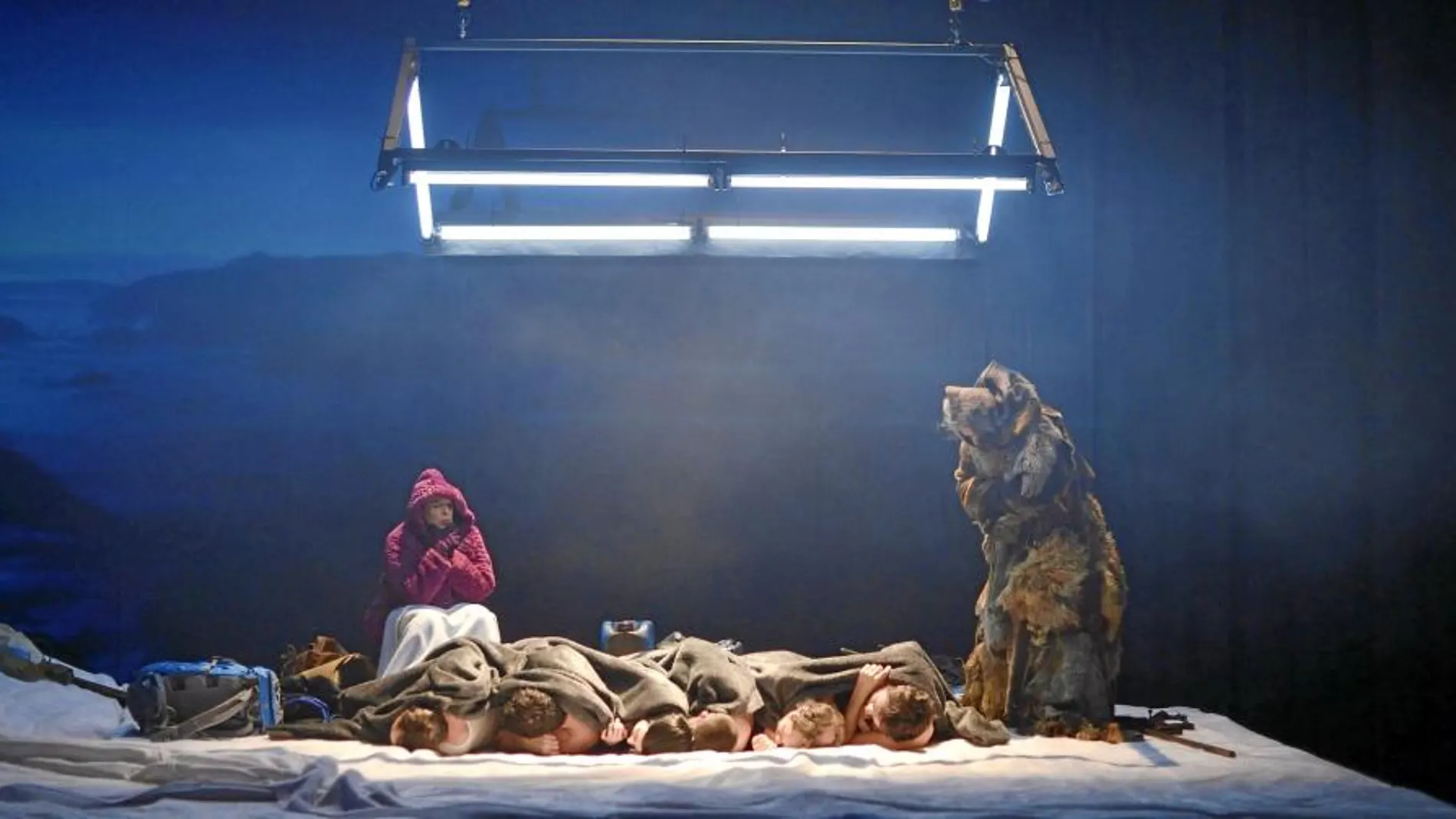 Una escena de «Groenlàndia», montaje en el que participan los actores de la compañía T6 como Àngels Poch o Joan Anguera