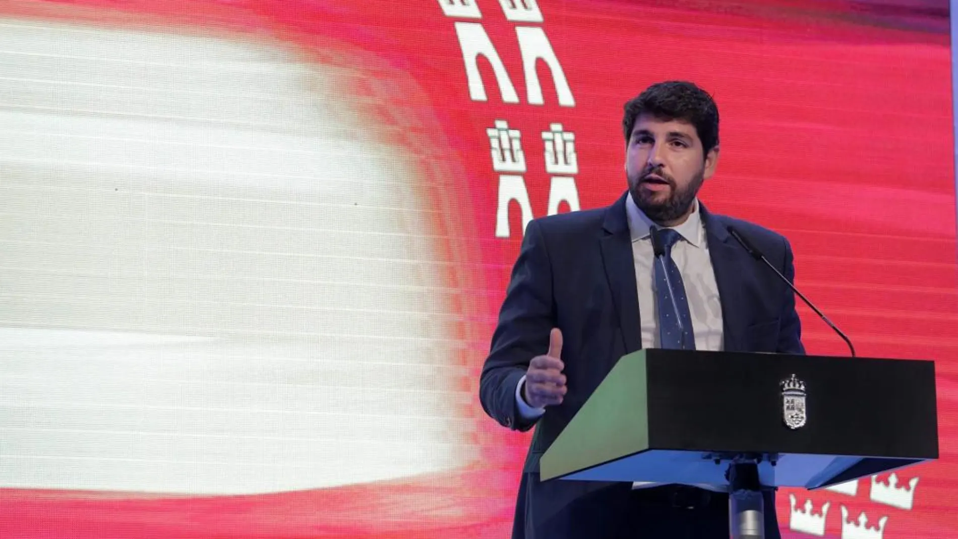 El presidente de la Región, Fernando López Miras en un momento de su discurso en el acto institucional del Día de la Región. LA RAZÓN