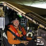 El piloto suizo André Borschberg en el Solar Impulse II