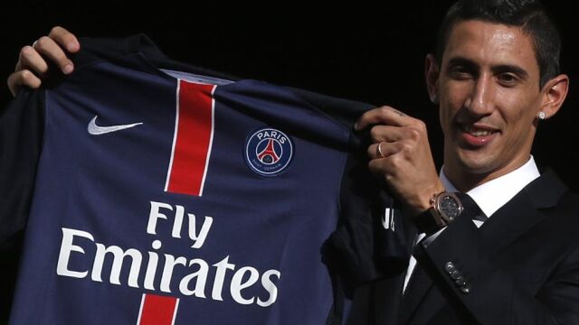Angel Di Maria, posa durante su presentación en París.