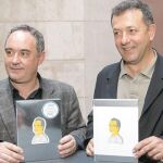 Ferran Adrià y Vicente Todolí, ayer, durante la presentación del libro