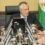 Griñán niega recortes pero anuncia un Presupuesto «muy restrictivo»