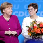 Angela Merkel, y la secretaria general del partido, Annegret Kramp-Karrenbauer.