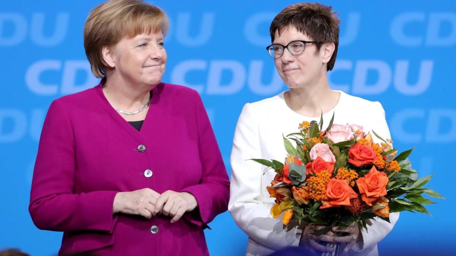 Angela Merkel, y la secretaria general del partido, Annegret Kramp-Karrenbauer.
