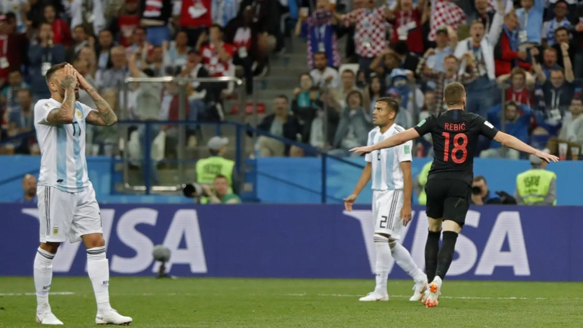 El croata Ante Rebic celebra su gol anotado ante Argentina / Ap