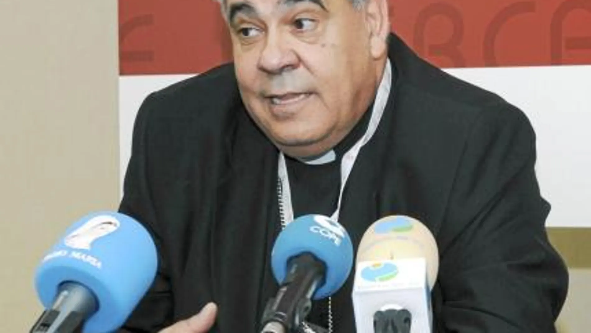 El arzobispo de Granada, Javier Martínez, tras impartir la última ponencia del X Congreso Eucarístico Nacional, celebrado en Toledo