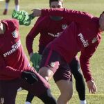 Torres y Griezmann, ayer en el entrenamiento, será la pareja de ataque del Atlético en Eibar