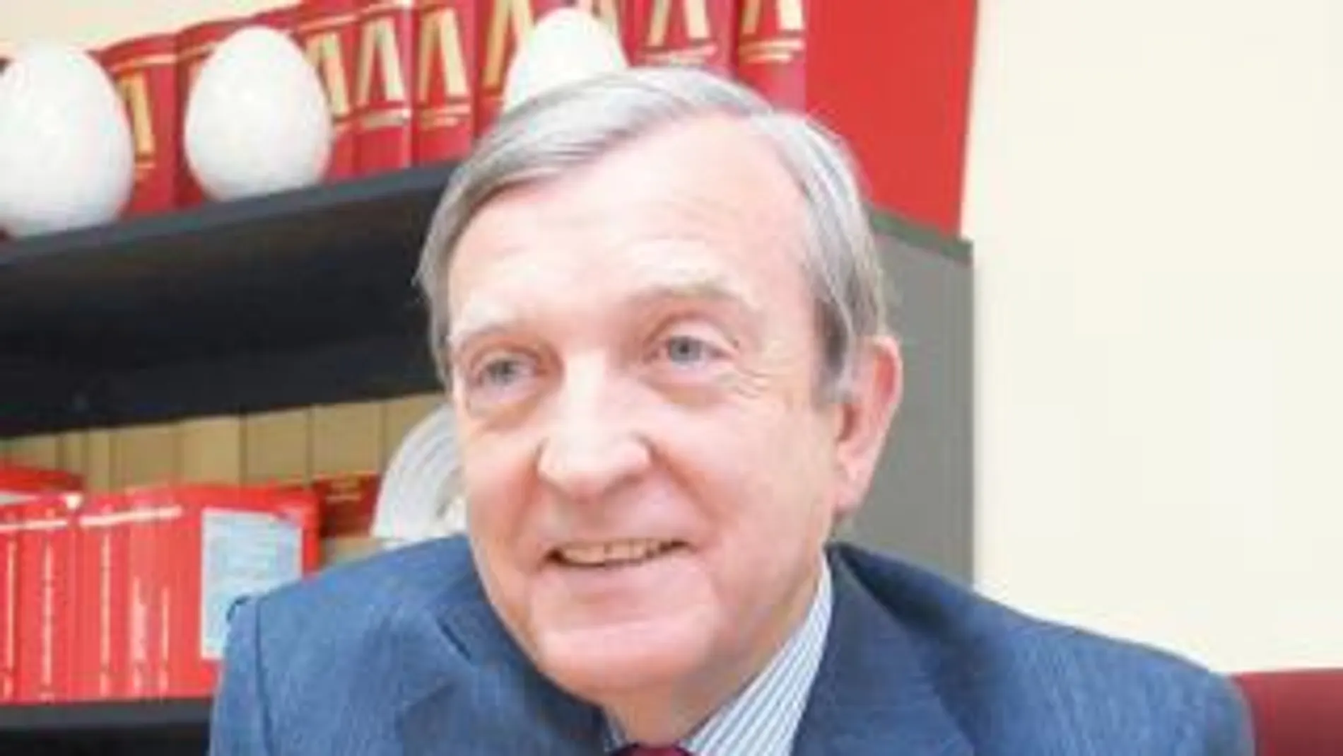«Esta situación invita a los profesionales a irse al extranjero»