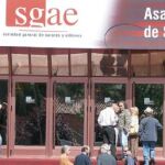 Mil euros por reunión: las jugosas dietas de la SGAE