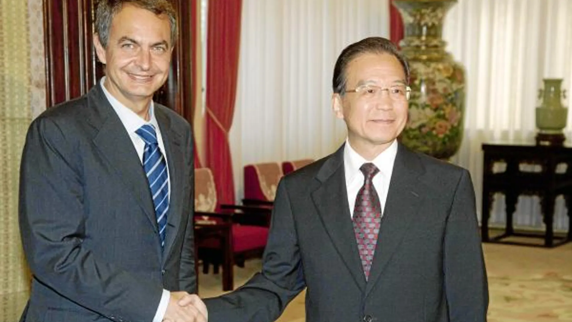 Zapatero: «Ojalá juguemos el partido de la economía como el Mundial»