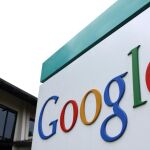 El logotipo de Google, en los alrededores de su sede en Mountain View, California