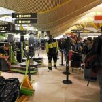 «Ya sólo con lo que pasó el viernes, hubiéramos tenido atasco, al menos, durante tres días», comentaba un trabajador del Centro de Gestión Aeroportuaria