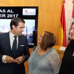 Juan Carlos Suárez-Quiñones hace balance de las ayudas al alquiler acompañado por las representantes de UGT y CC OO, Azucena Pérez e Inmaculada de Pablo