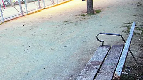 El menor sufrió graves heridas y roturas provocadas con un machete