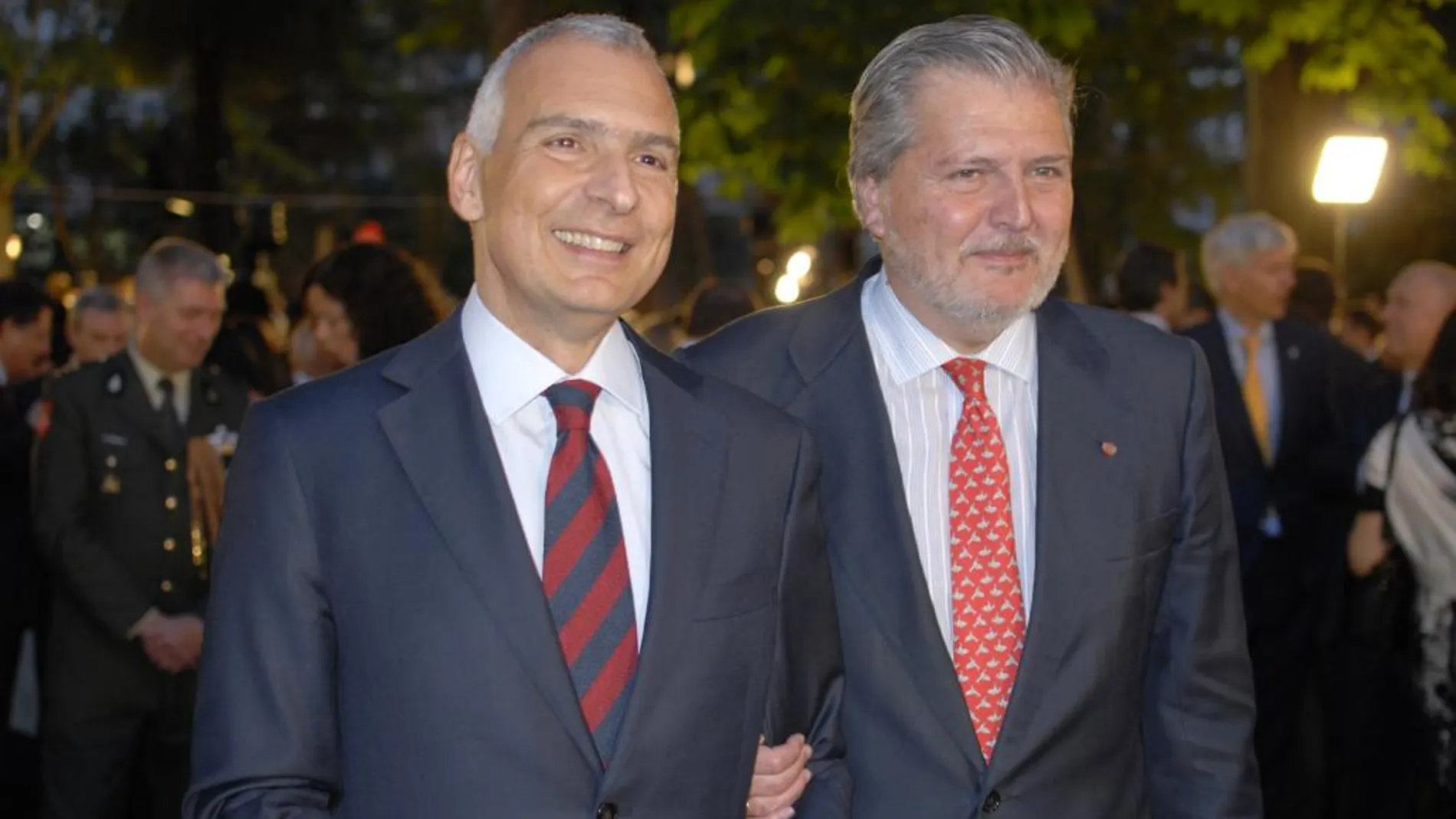 El embajador italiano, Stefano Sannino, y el ministro de Cultura, Íñigo Méndez de Vigo