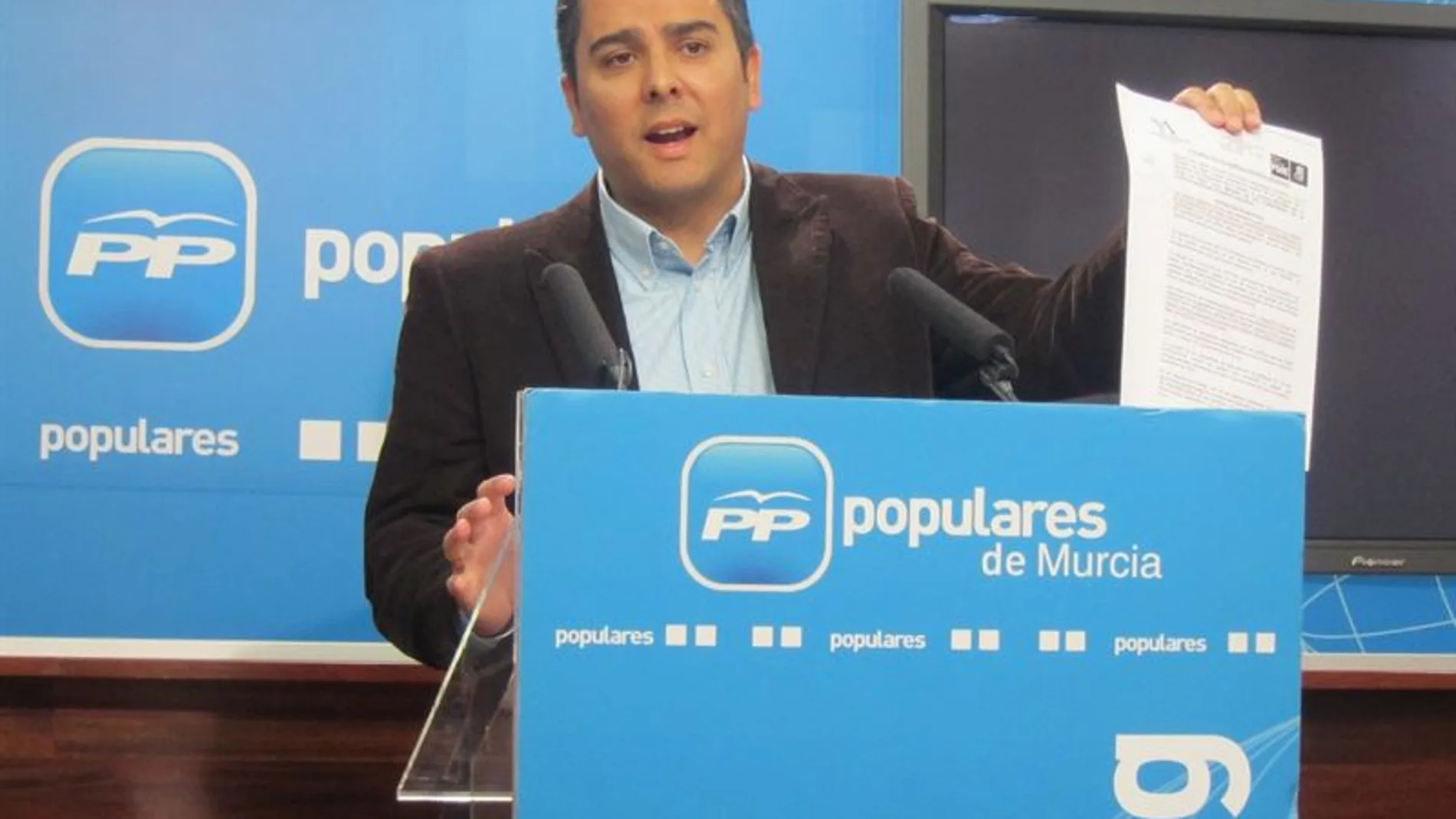 El secretario ejecutivo del PP regional, Jesús Cano, considera un «despropósito» la actitud del Gobierno de García-Page