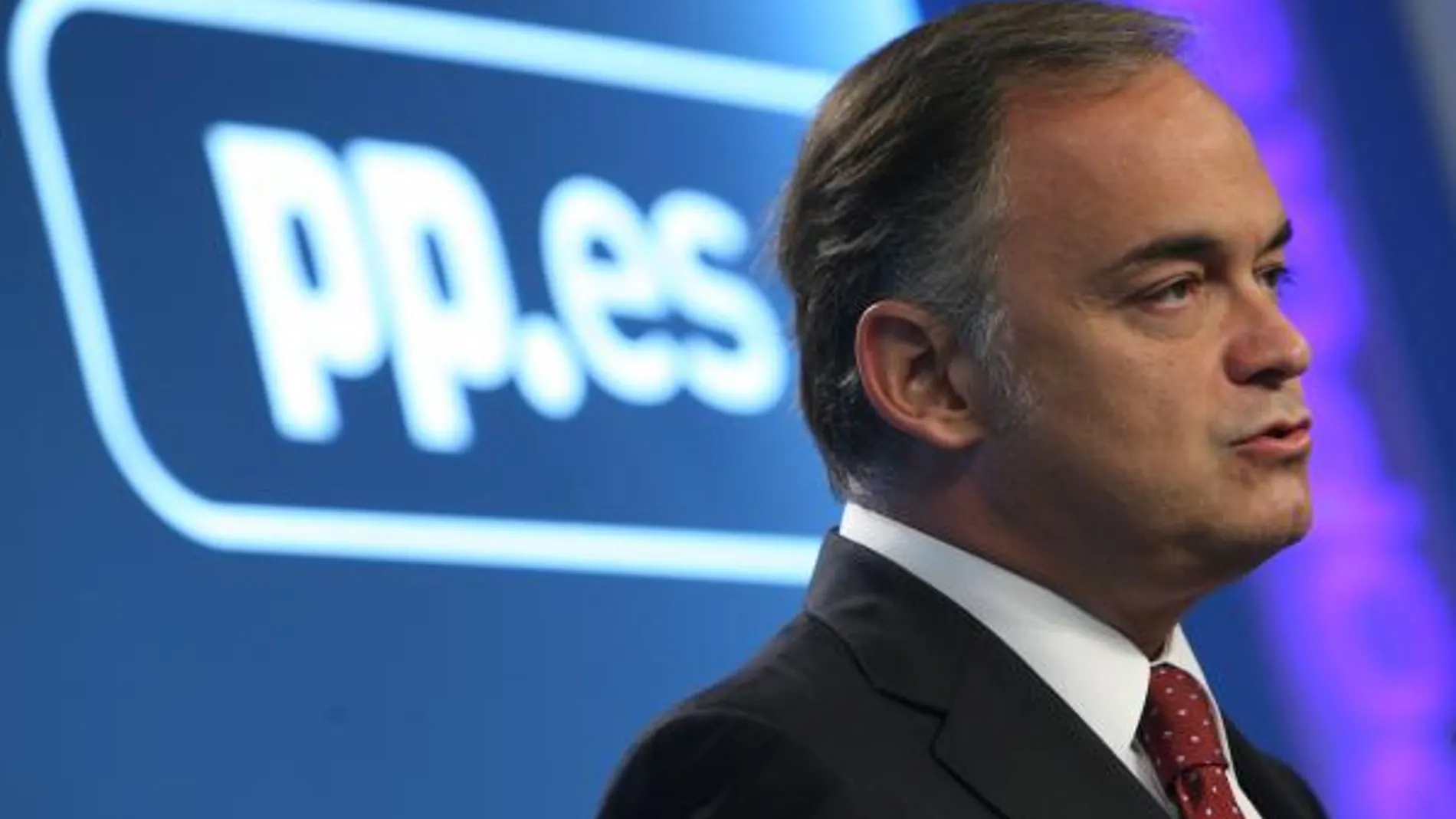 El PP exige a Trinidad Jiménez que dimita como ministra