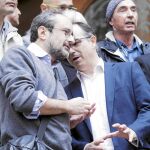 Baños y Turull pillados charlando en la concentración ante el TSJC para apoyar a las conselleras Rigau y Ortega