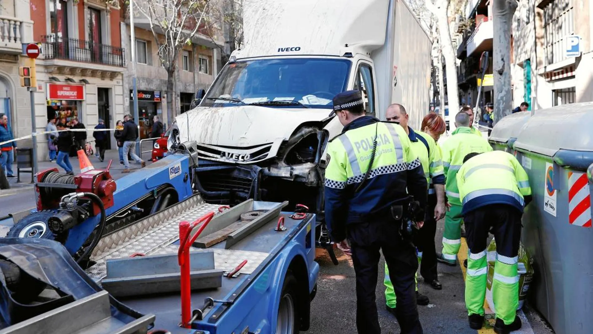 El accidente tuvo lugar en la calle Aragón entre Villarroel y Urgell