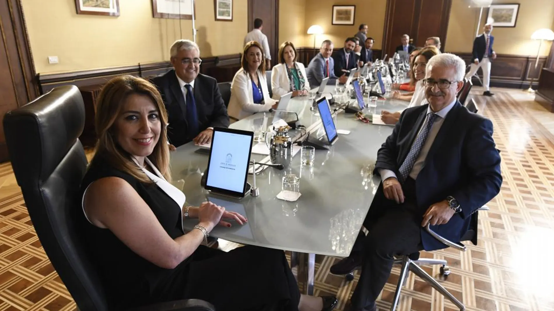 Susana Díaz asegura que con ella de presidenta el paro ha descendido en medio millón de personas en el comunidad, aunque aún hay más de 800.000 desempleados cinco años después