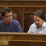 El lider de Podemos, Pablo Iglesias, y el portavoz del grupo, Íñigo Errejón