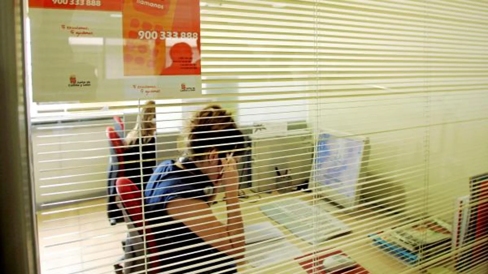 Más de de 3.300 mujeres se Teléfono de Información a la Mujer de Valladoliddel Teléfono de Información de la Junta