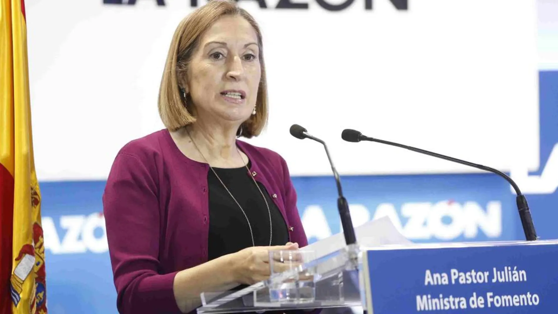 La ministra de Fomento, Ana Pastor, durante su intervención en LA RAZÓN DE...