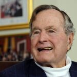 Fotografía de archivo del expresidente estadounidense George H.W. Bush.