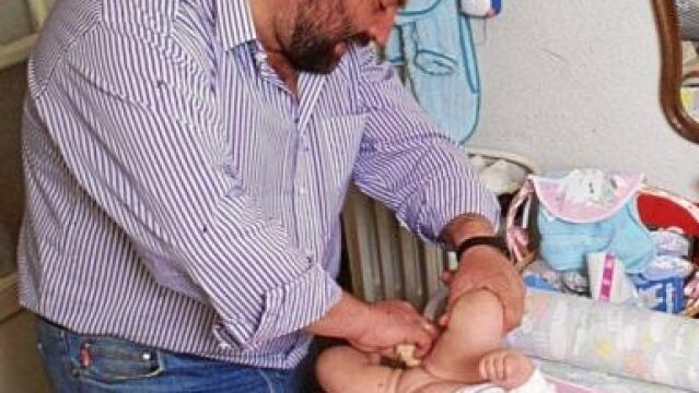 El Congreso aprueba el permiso de paternidad de cuatro semanas para 2011